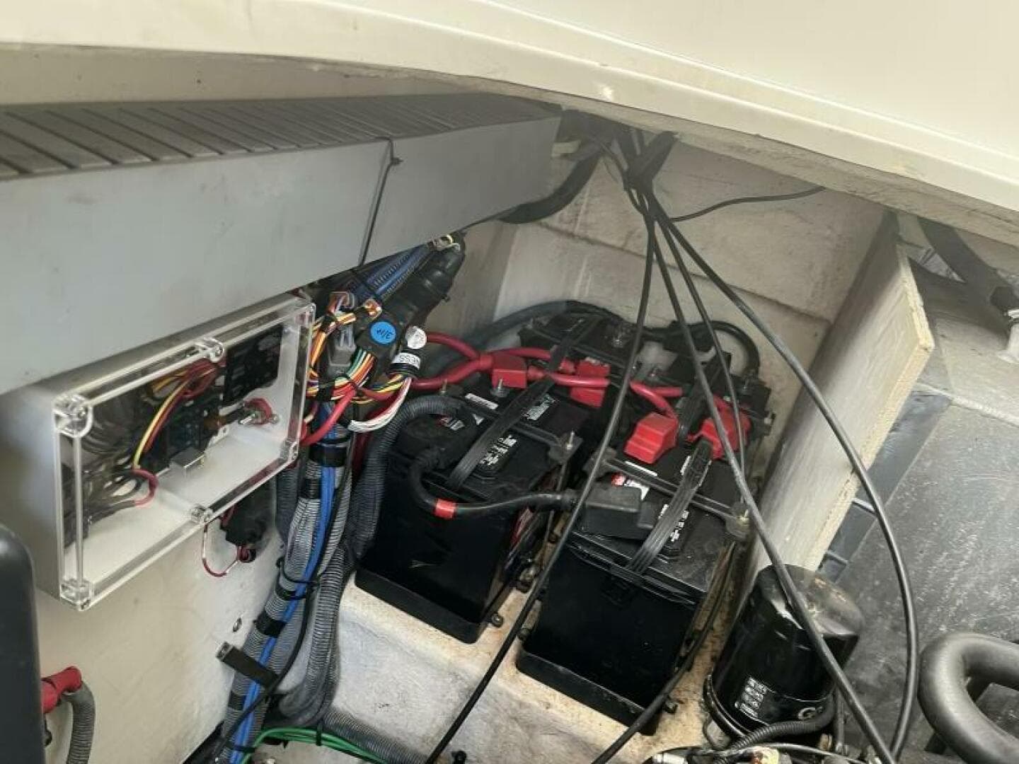 2005 Sea Ray 320 Sundancer — photo 53