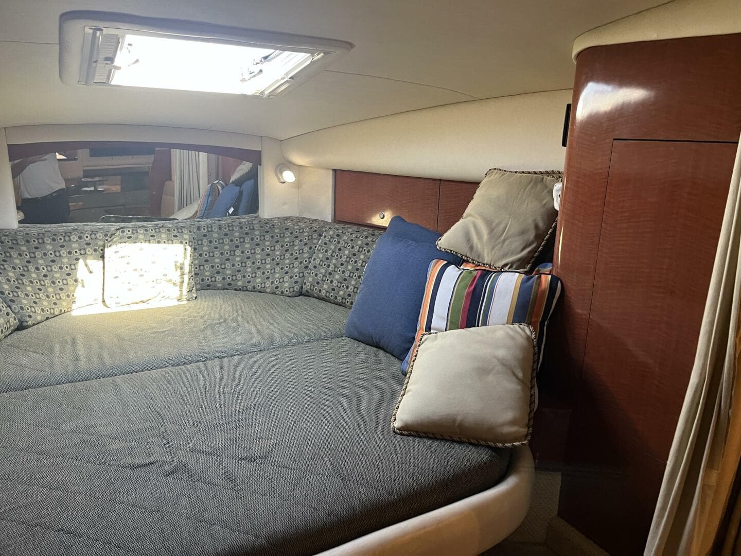 2005 Sea Ray 320 Sundancer — photo 9