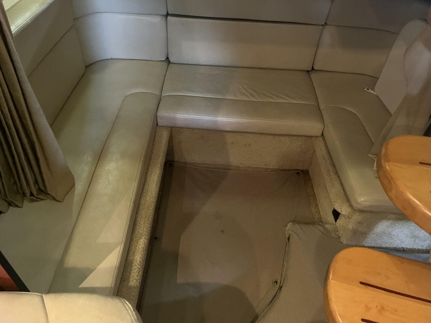 2005 Sea Ray 320 Sundancer — photo 22