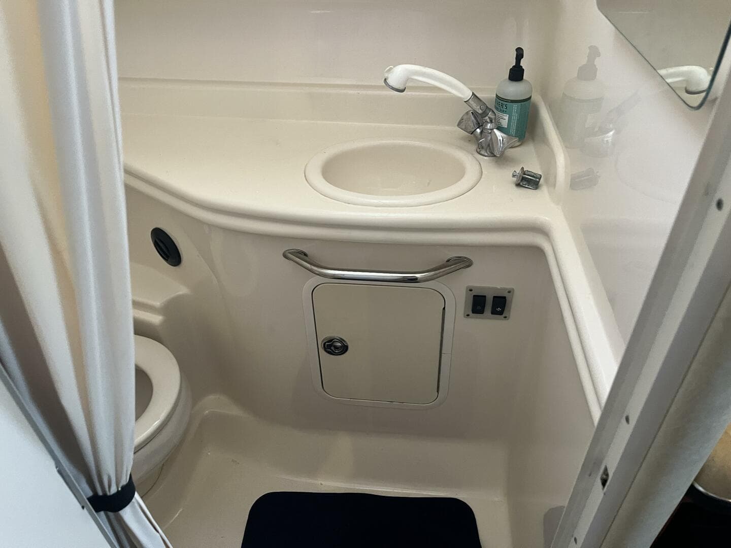 2005 Sea Ray 320 Sundancer — photo 20