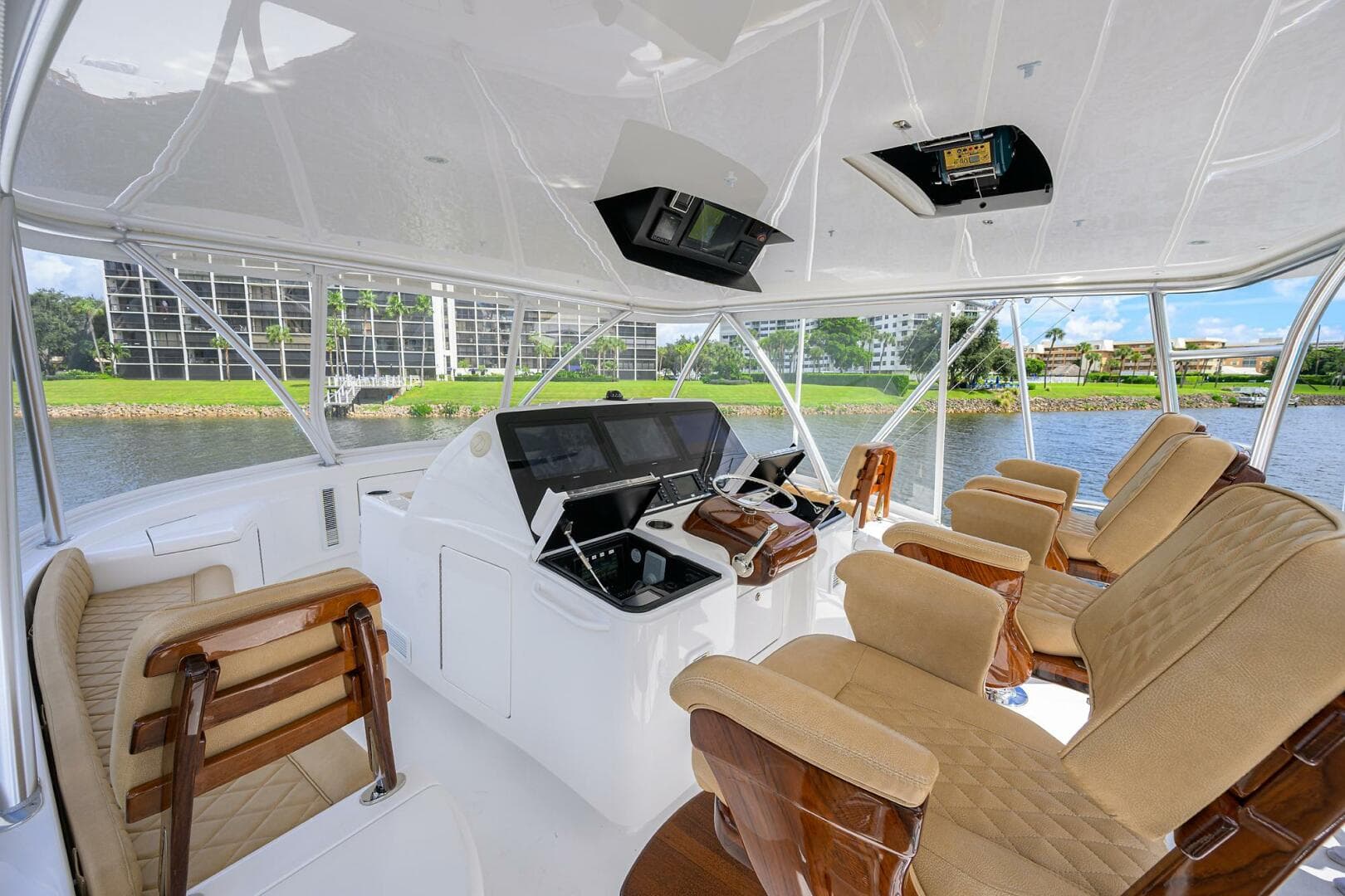 2023 Viking 64 Convertible — photo 38