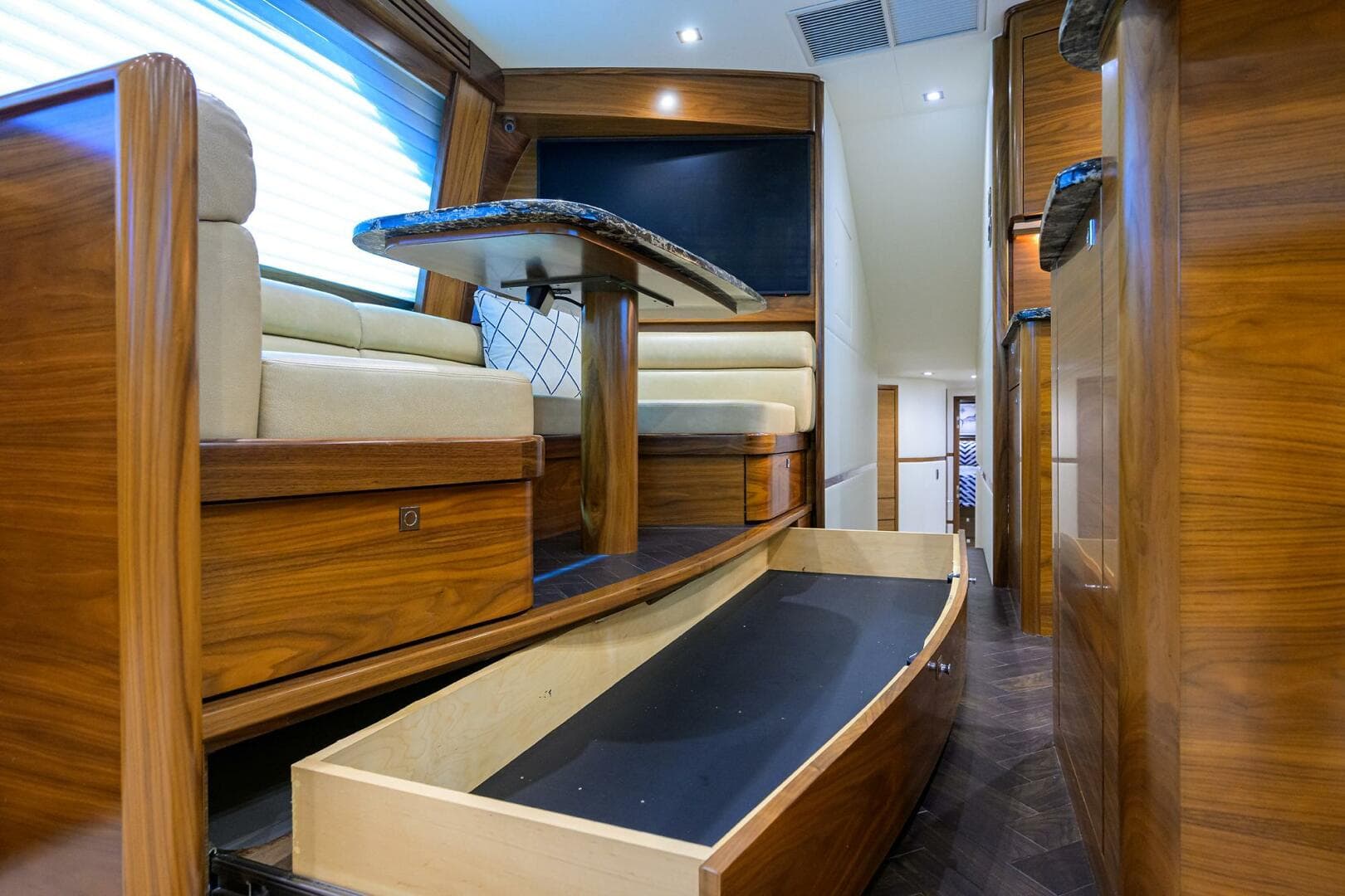 2023 Viking 64 Convertible — photo 16