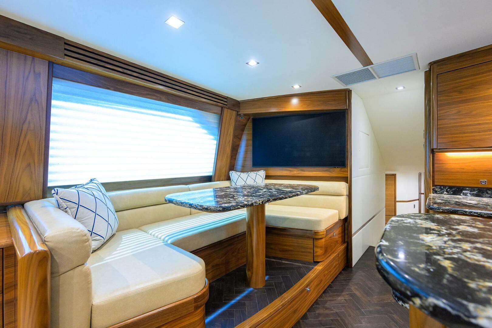 2023 Viking 64 Convertible — photo 14