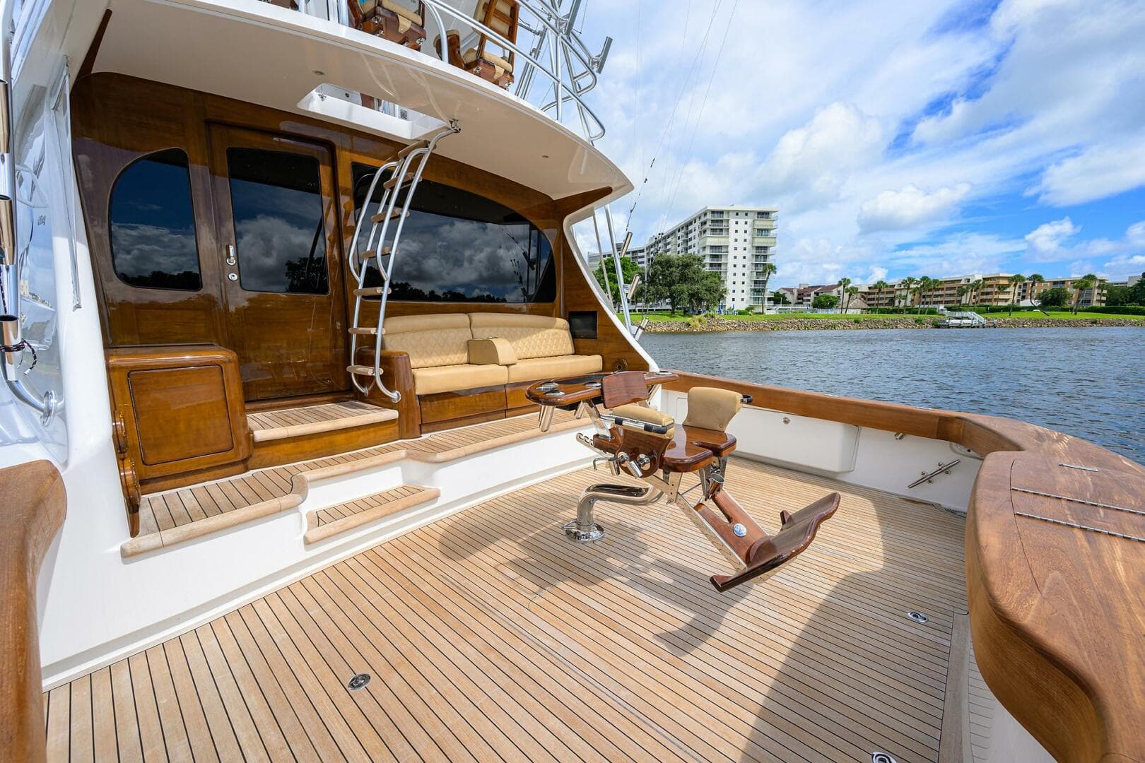 2023 Viking 64 Convertible — photo 44