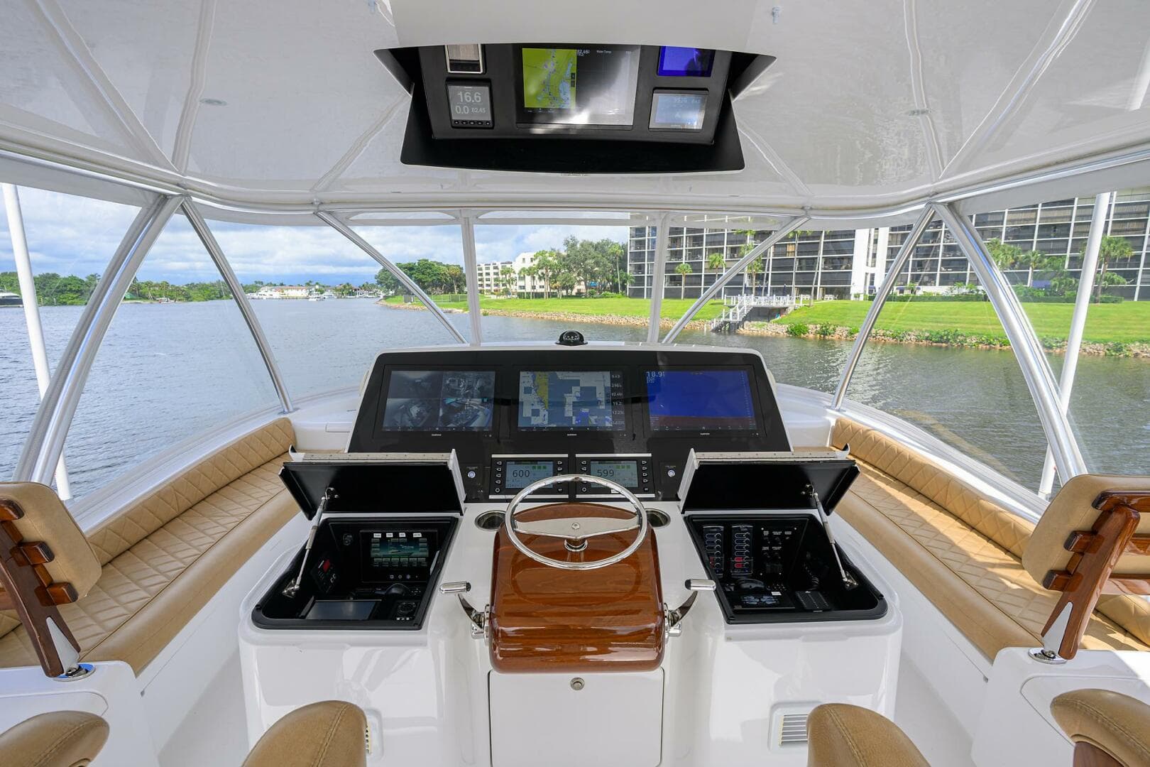 2023 Viking 64 Convertible — photo 37