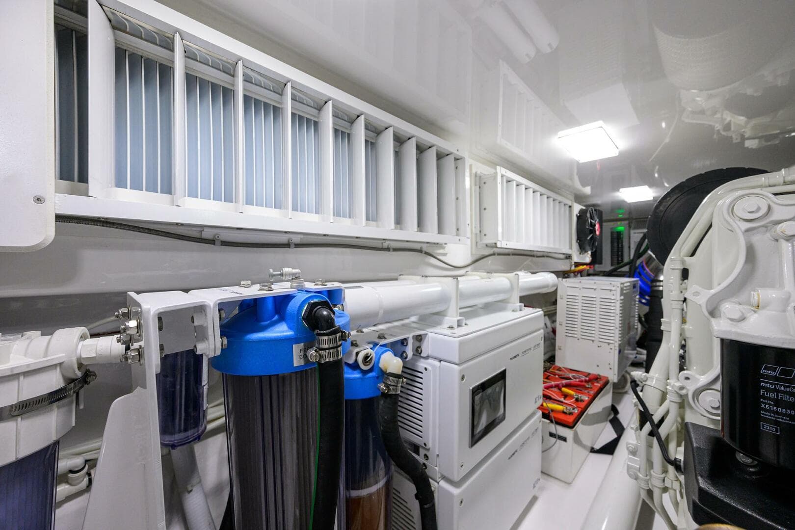 2023 Viking 64 Convertible — photo 57