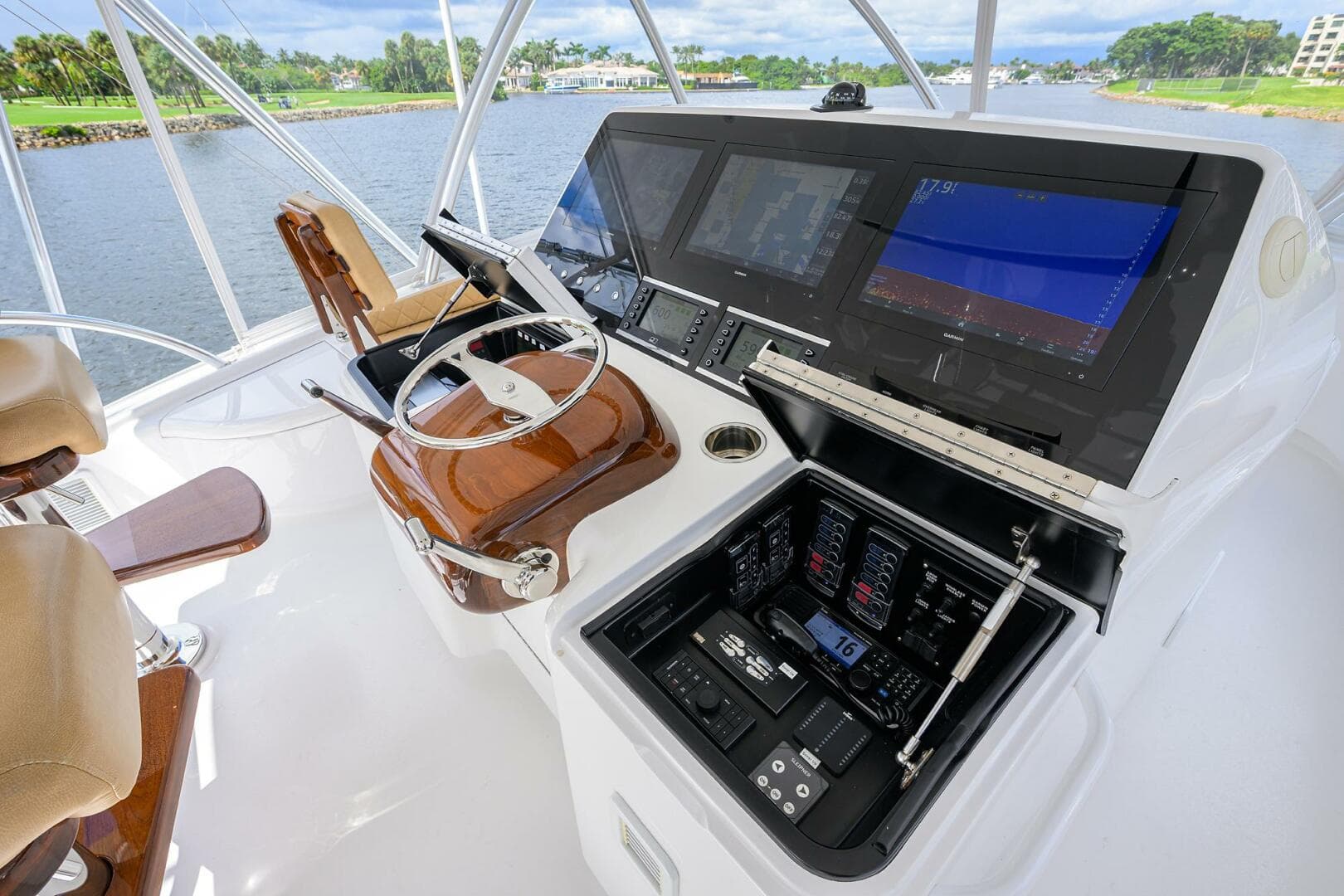 2023 Viking 64 Convertible — photo 36