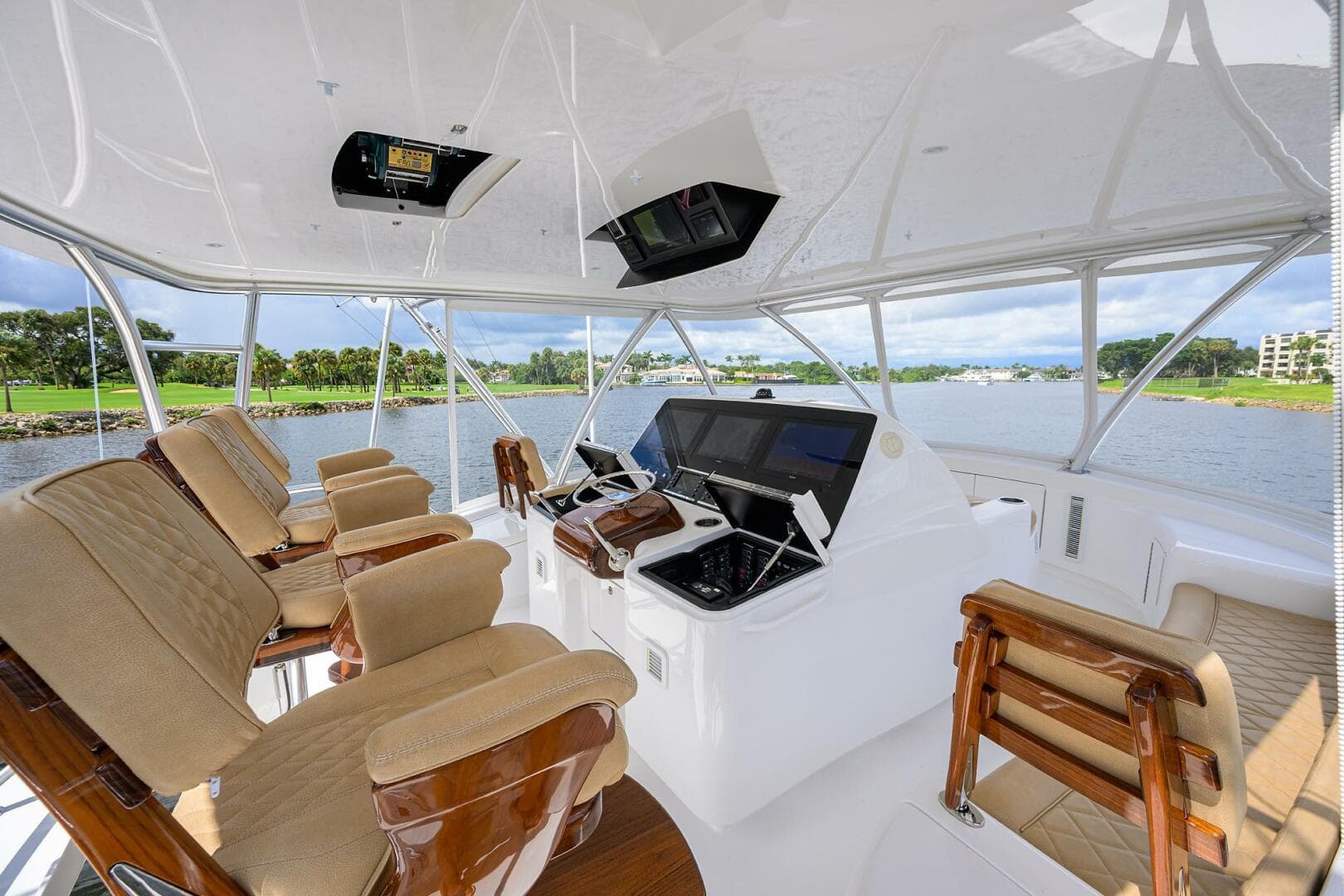 2023 Viking 64 Convertible — photo 35