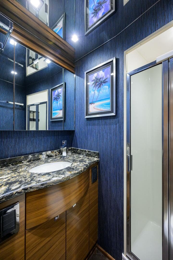 2023 Viking 64 Convertible — photo 25