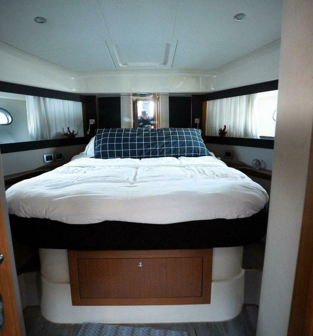 2009 Ferretti Yachts — photo 15