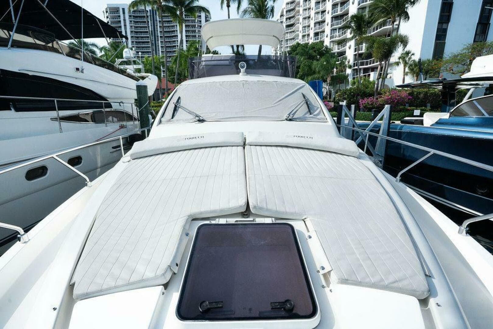 2009 Ferretti Yachts — photo 37
