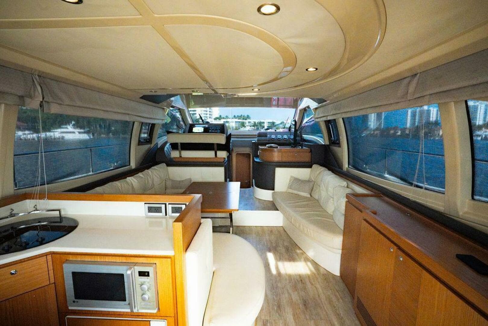 2009 Ferretti Yachts — photo 29