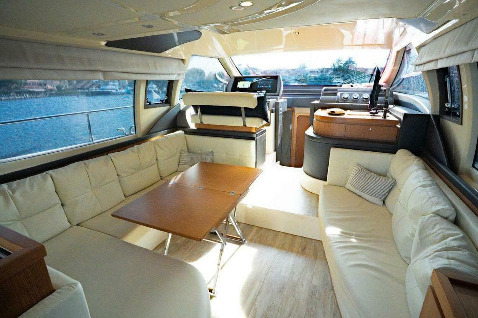2009 Ferretti Yachts — photo 30