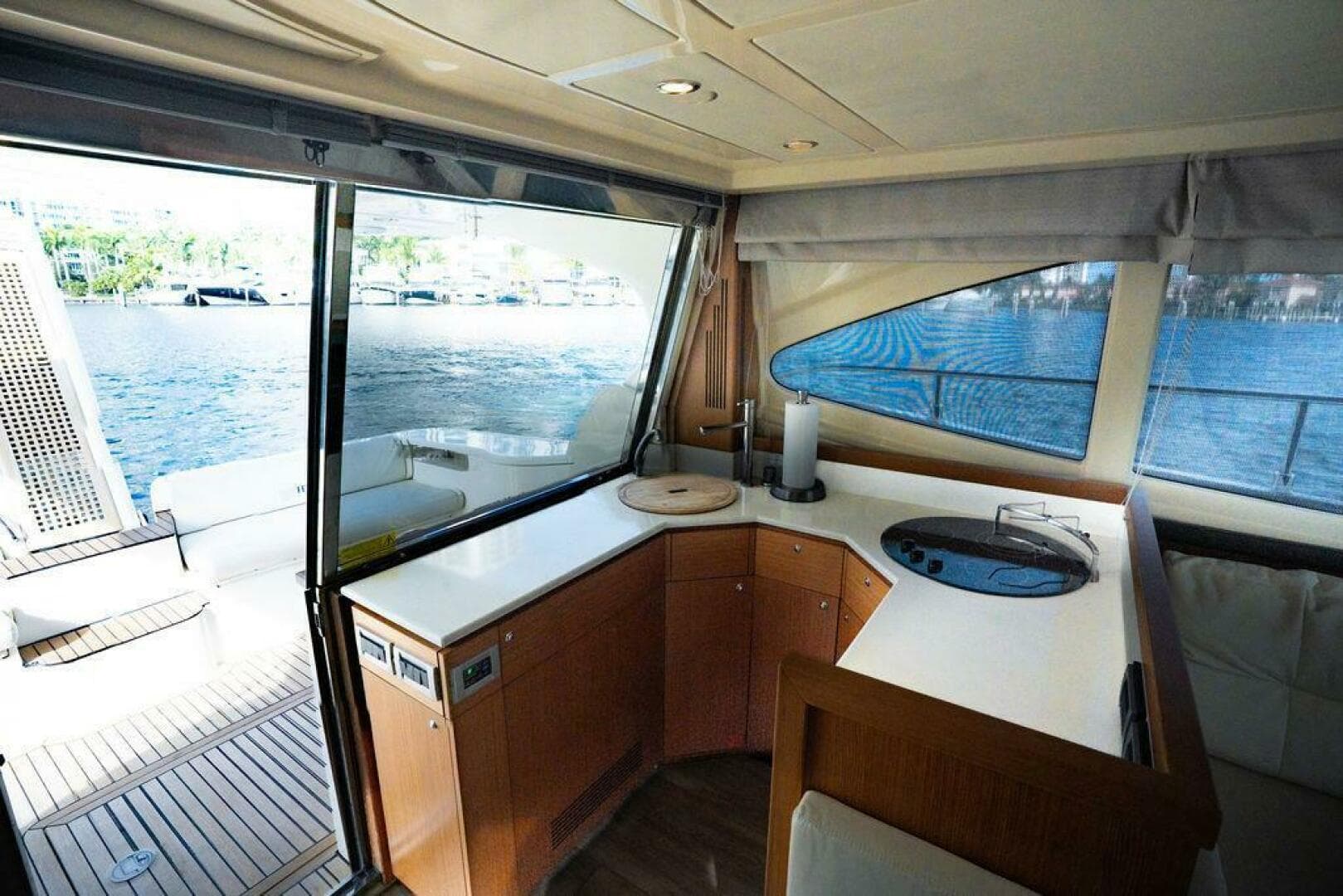 2009 Ferretti Yachts — photo 31