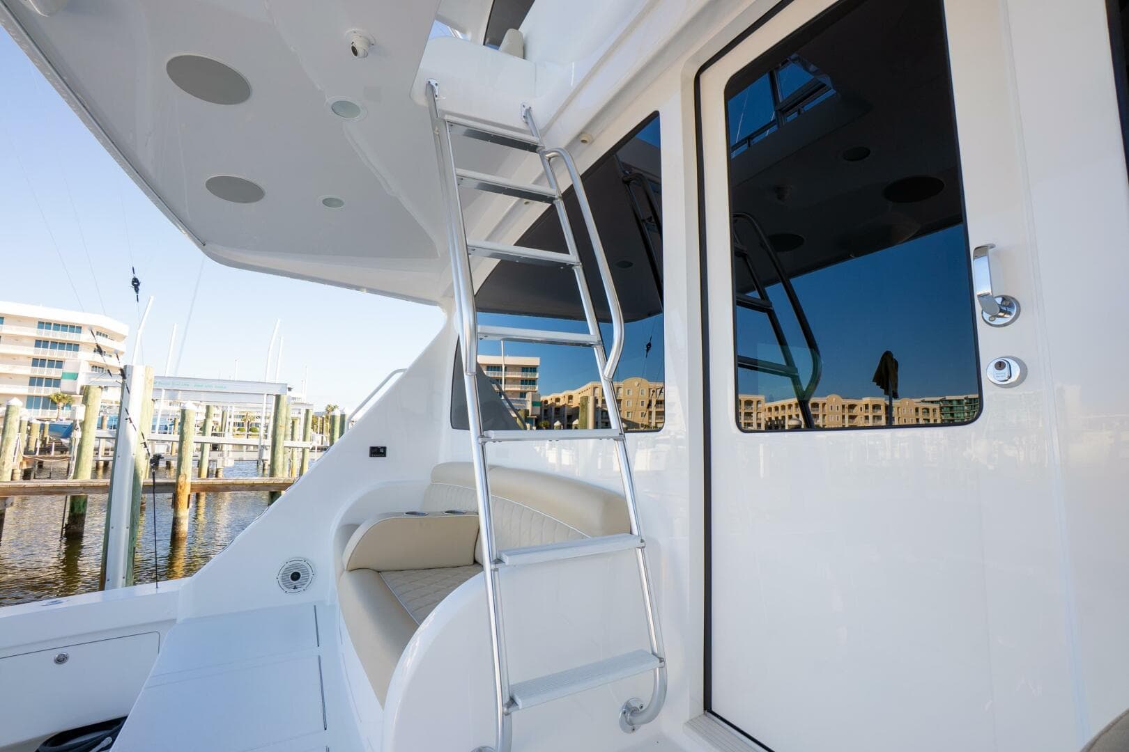 2021 Viking 72 Enclosed Bridge — photo 34