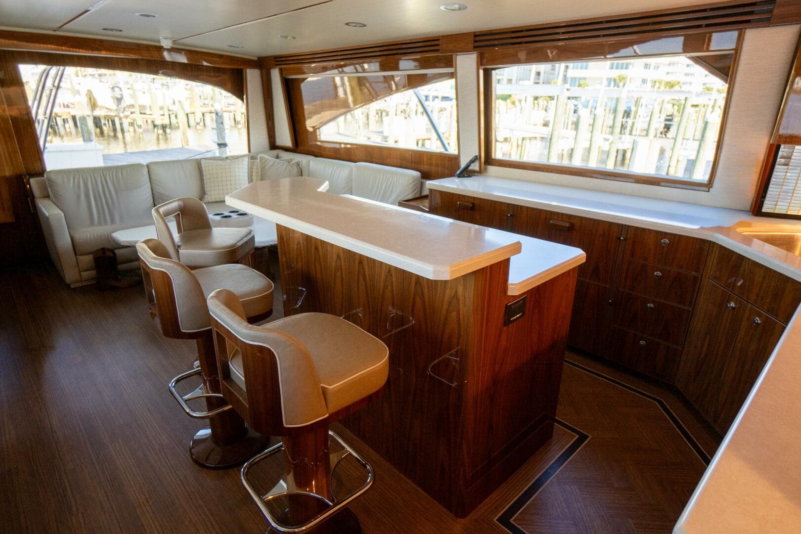 2021 Viking 72 Enclosed Bridge — photo 2