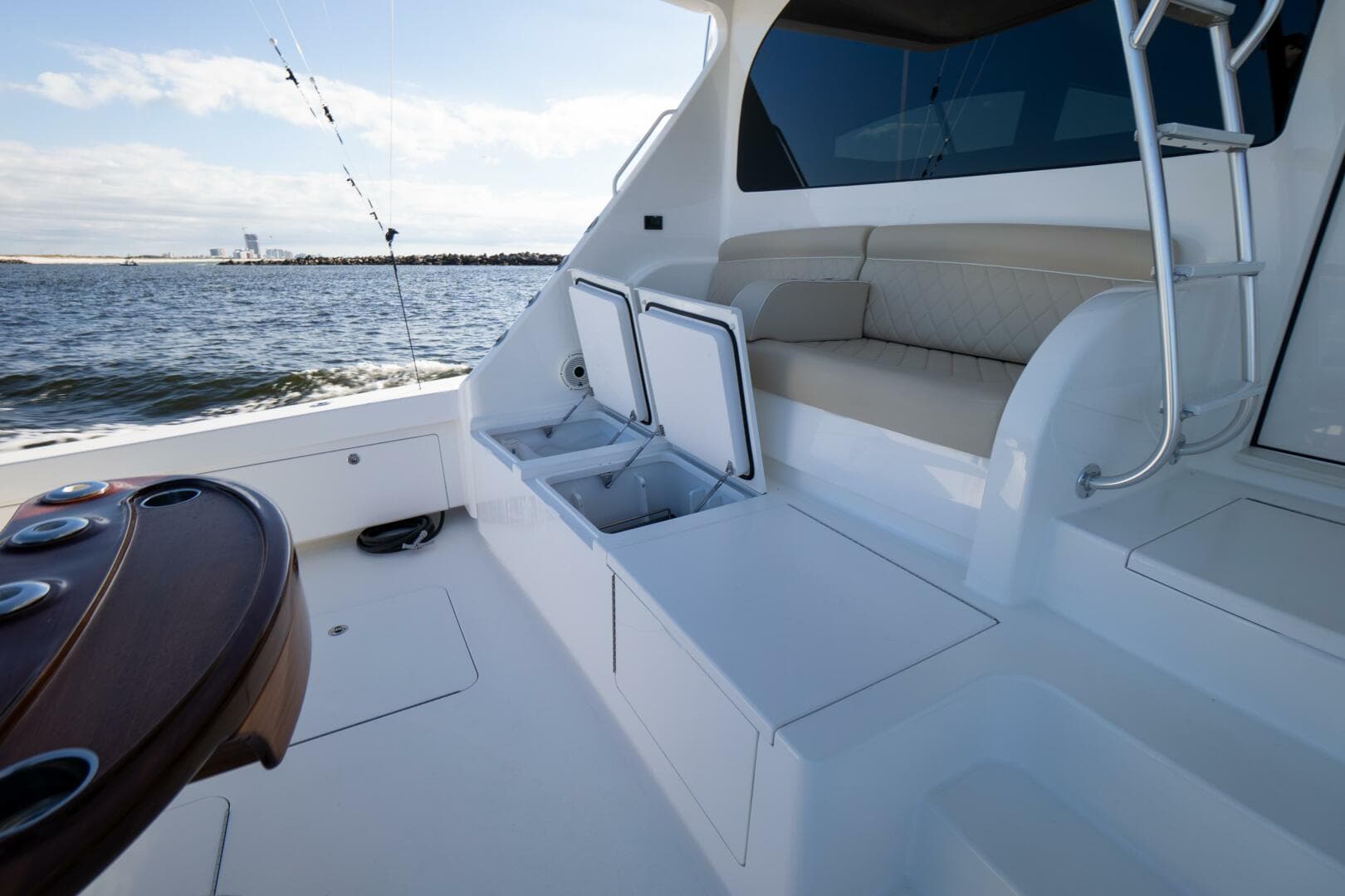 2021 Viking 72 Enclosed Bridge — photo 39