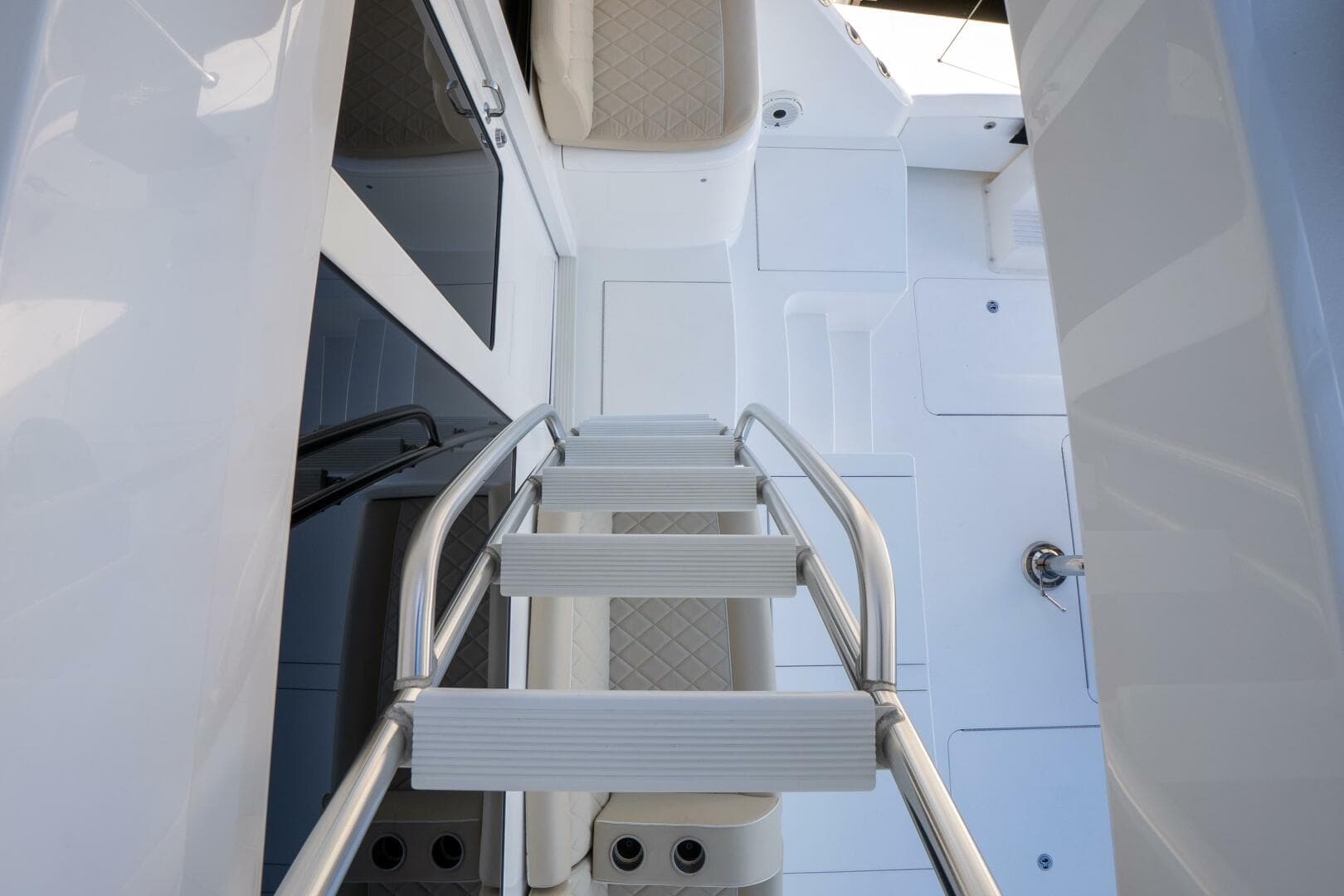 2021 Viking 72 Enclosed Bridge — photo 37