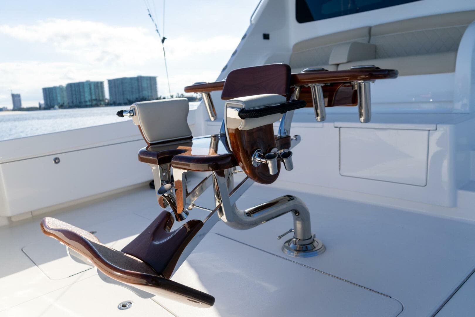 2021 Viking 72 Enclosed Bridge — photo 42