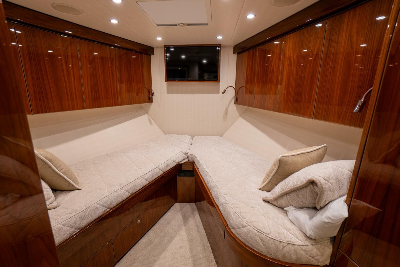 2021 Viking 72 Enclosed Bridge — photo 24