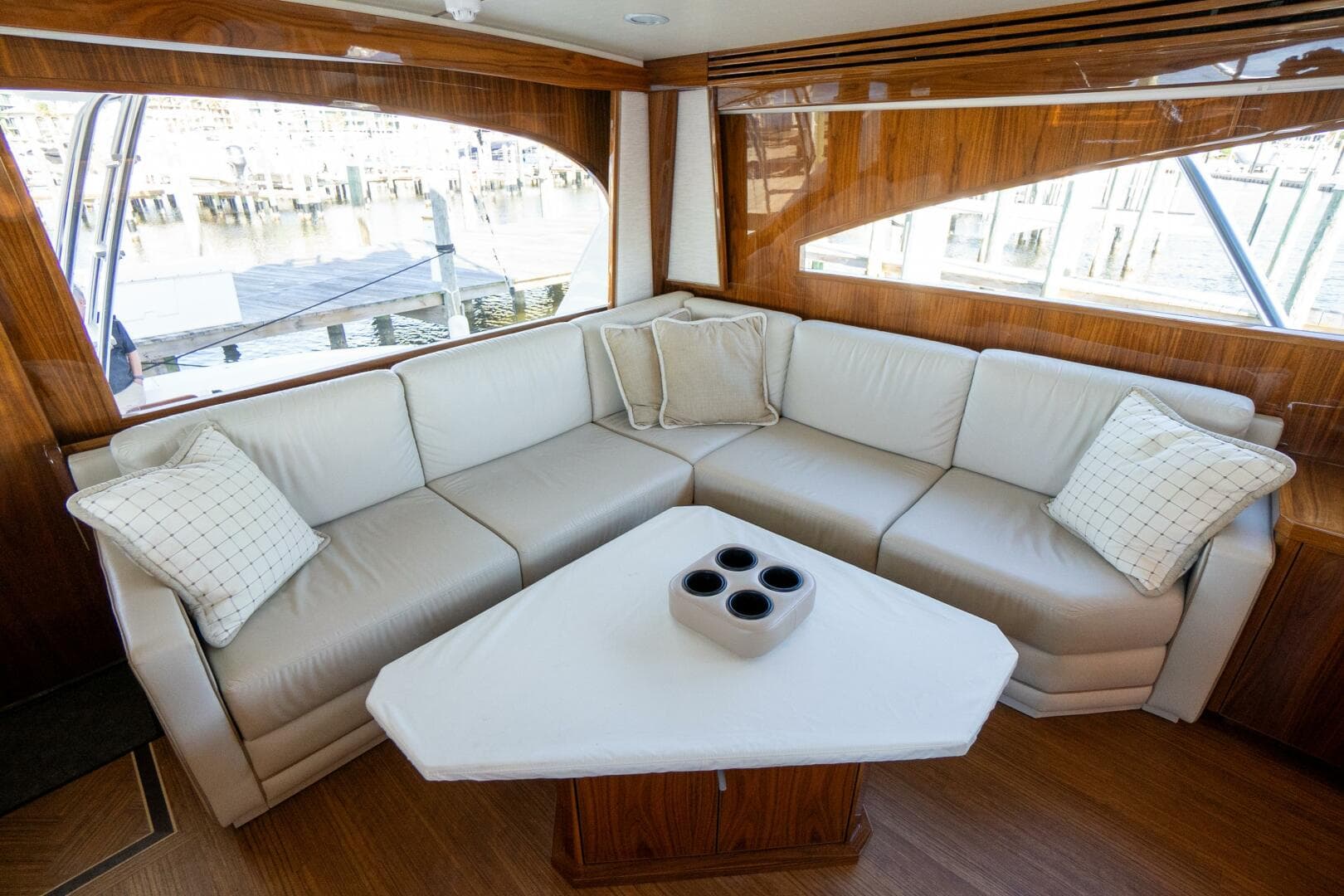 2021 Viking 72 Enclosed Bridge — photo 5