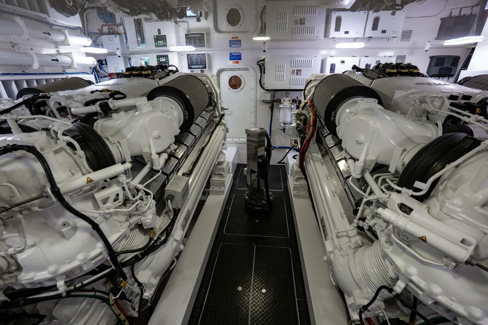 2021 Viking 72 Enclosed Bridge — photo 48