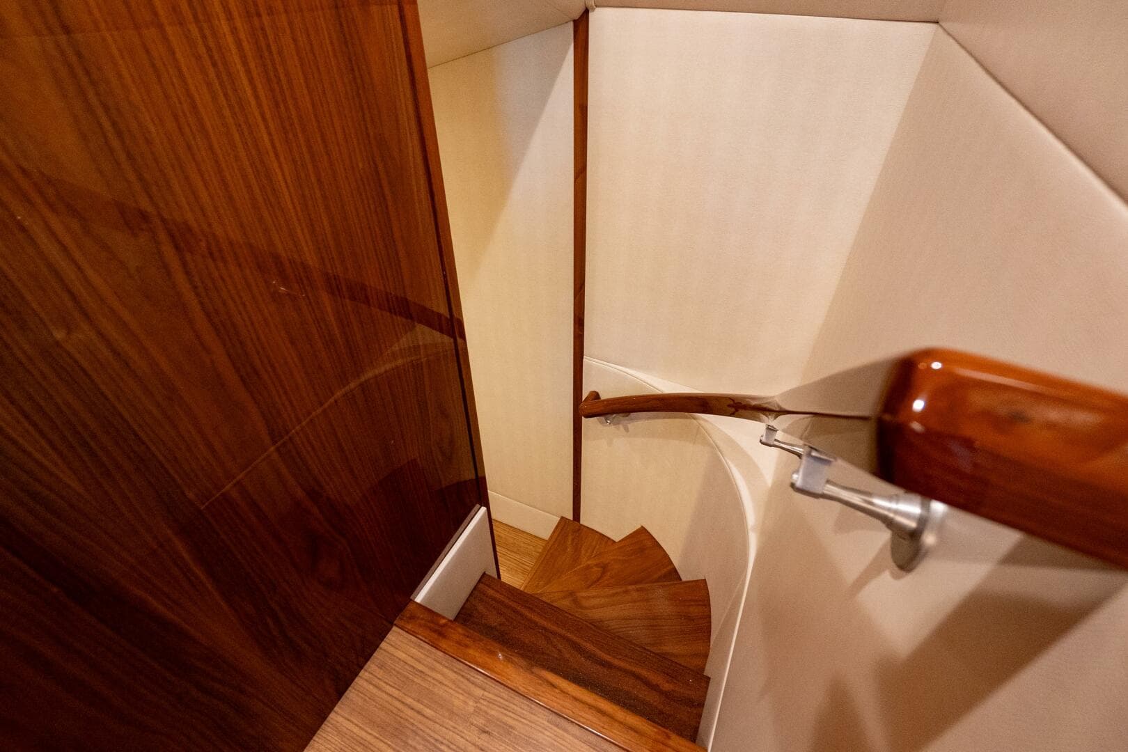 2021 Viking 72 Enclosed Bridge — photo 14