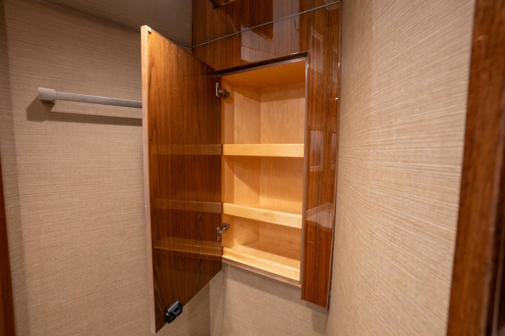 2021 Viking 72 Enclosed Bridge — photo 22