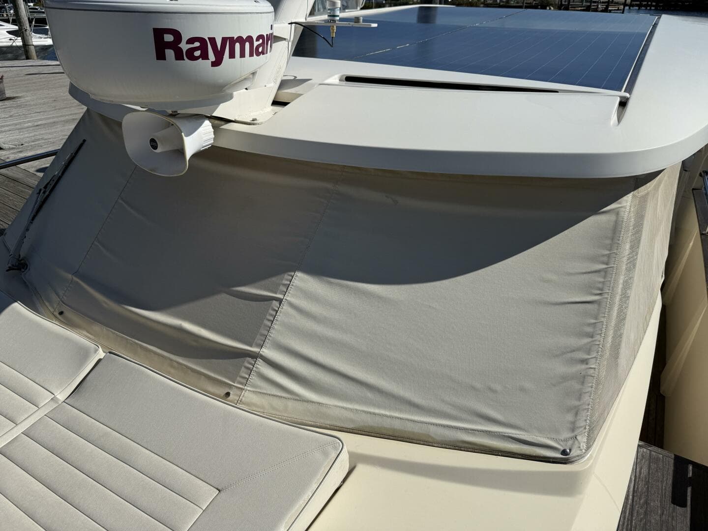 2013 Greenline 33 — photo 16