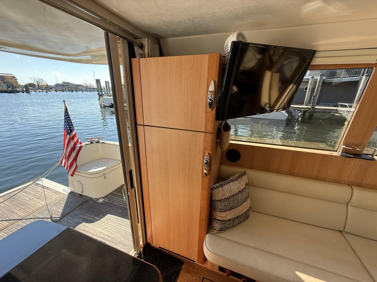 2013 Greenline 33 — photo 42