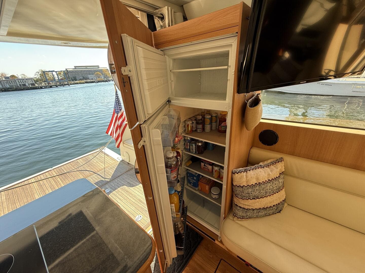 2013 Greenline 33 — photo 43