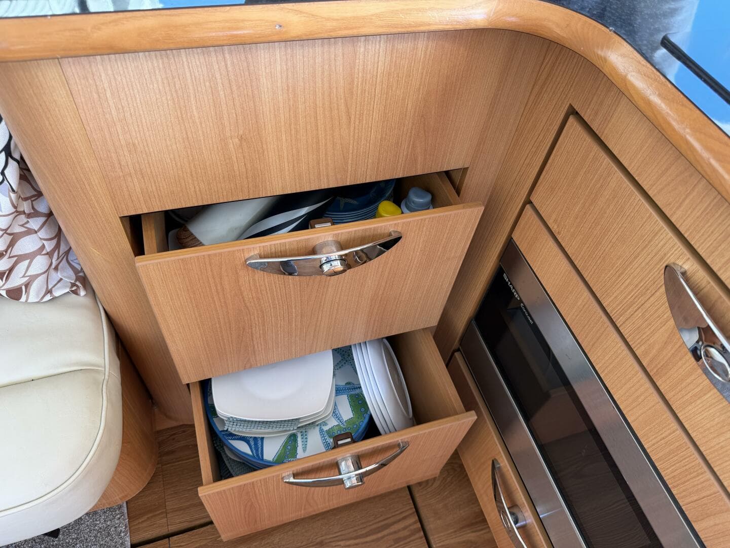 2013 Greenline 33 — photo 38