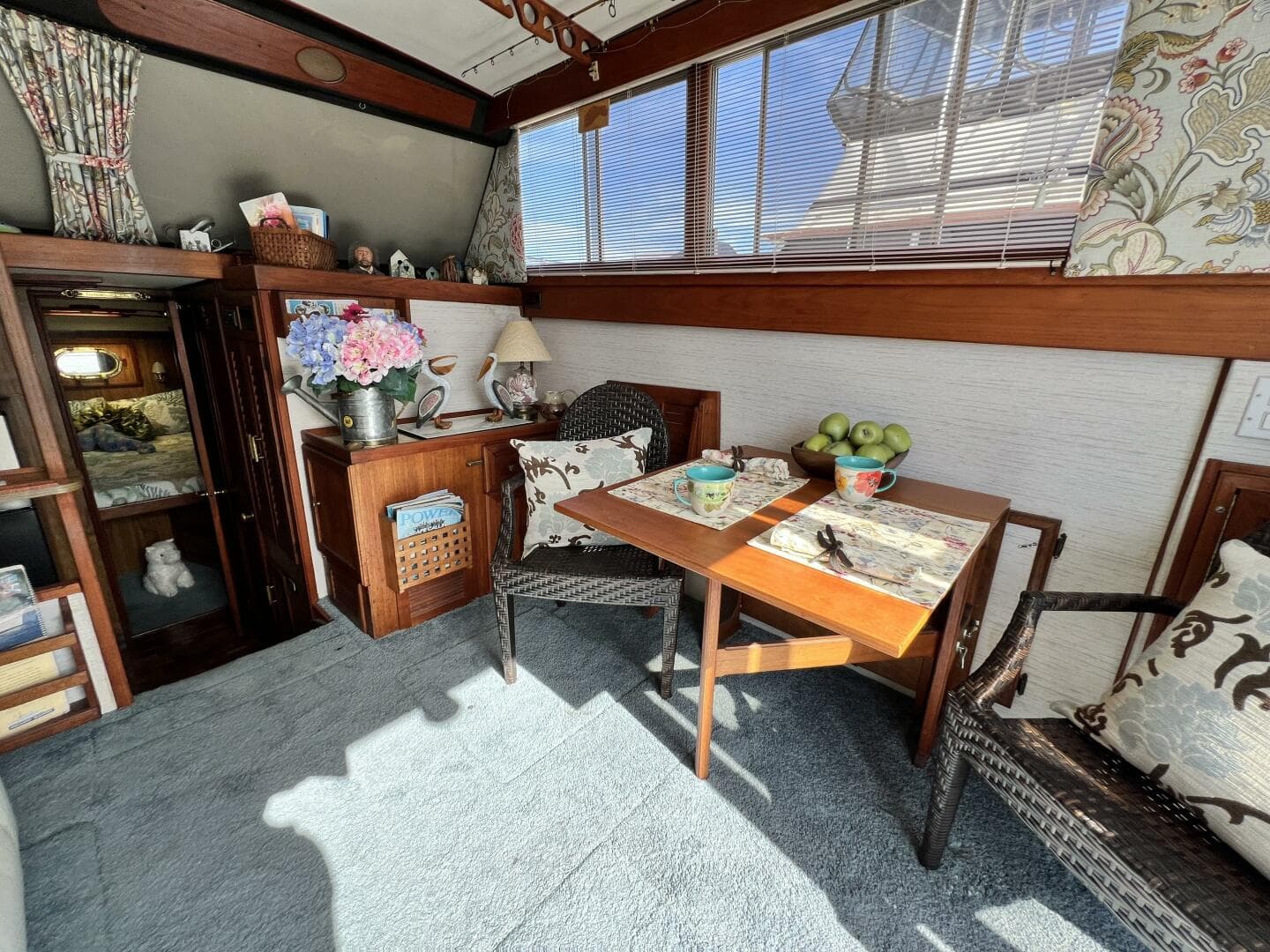 1979 Viking 35 Convertible — photo 12