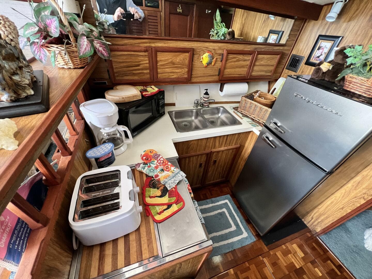 1979 Viking 35 Convertible — photo 17