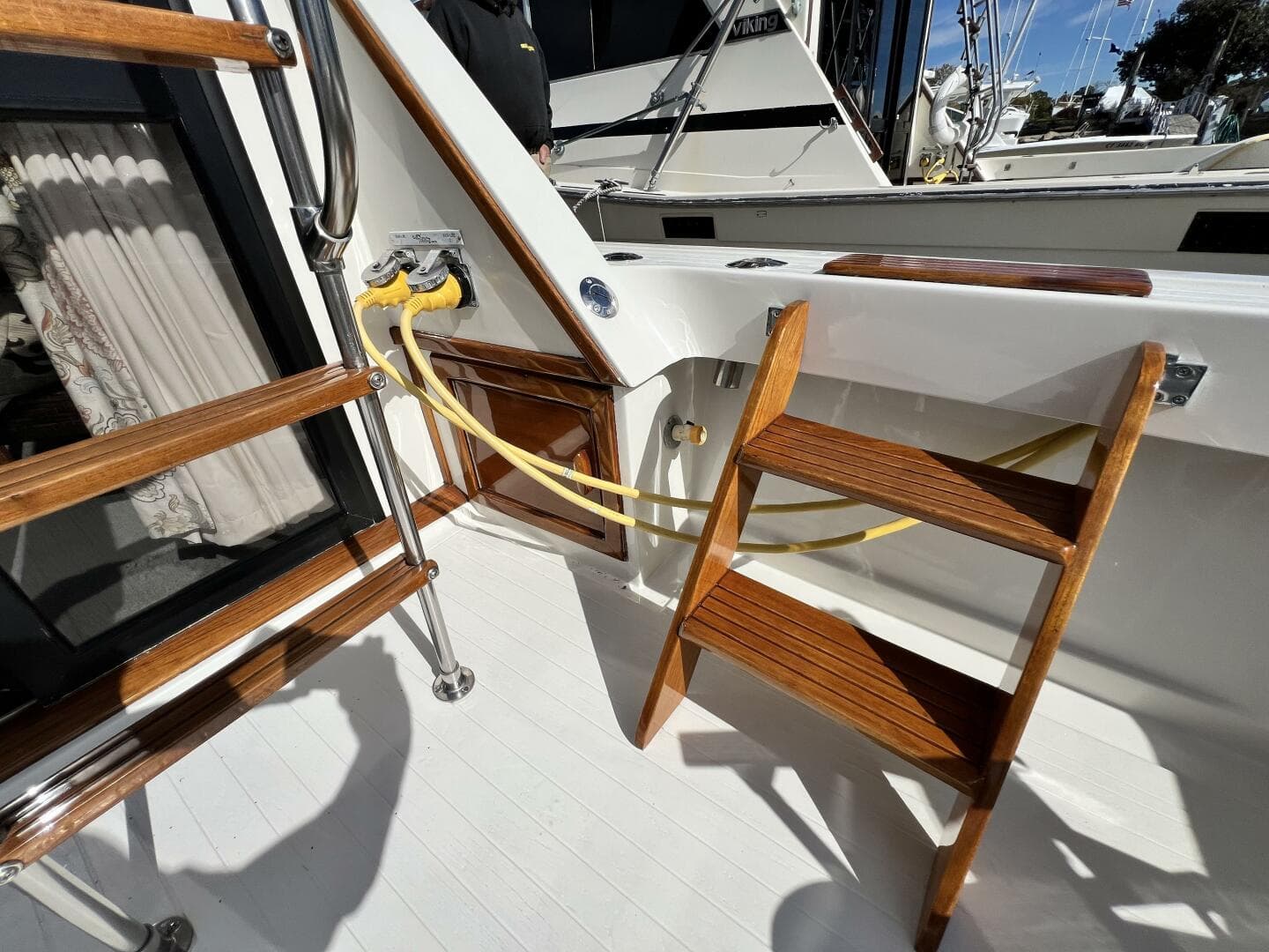 1979 Viking 35 Convertible — photo 35