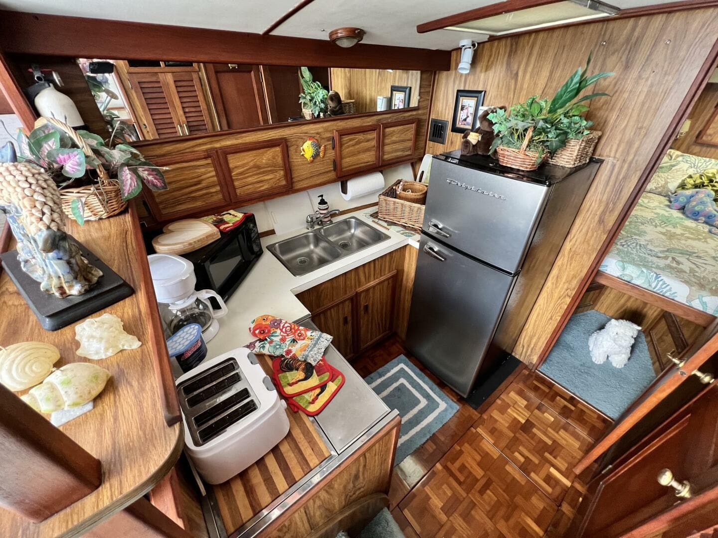 1979 Viking 35 Convertible — photo 15