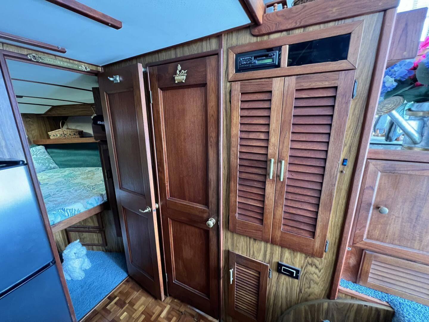 1979 Viking 35 Convertible — photo 32