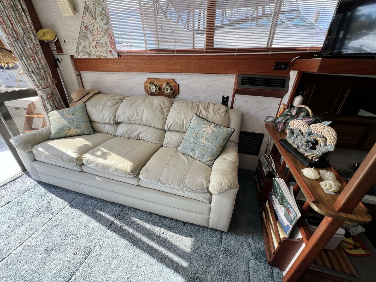 1979 Viking 35 Convertible — photo 16