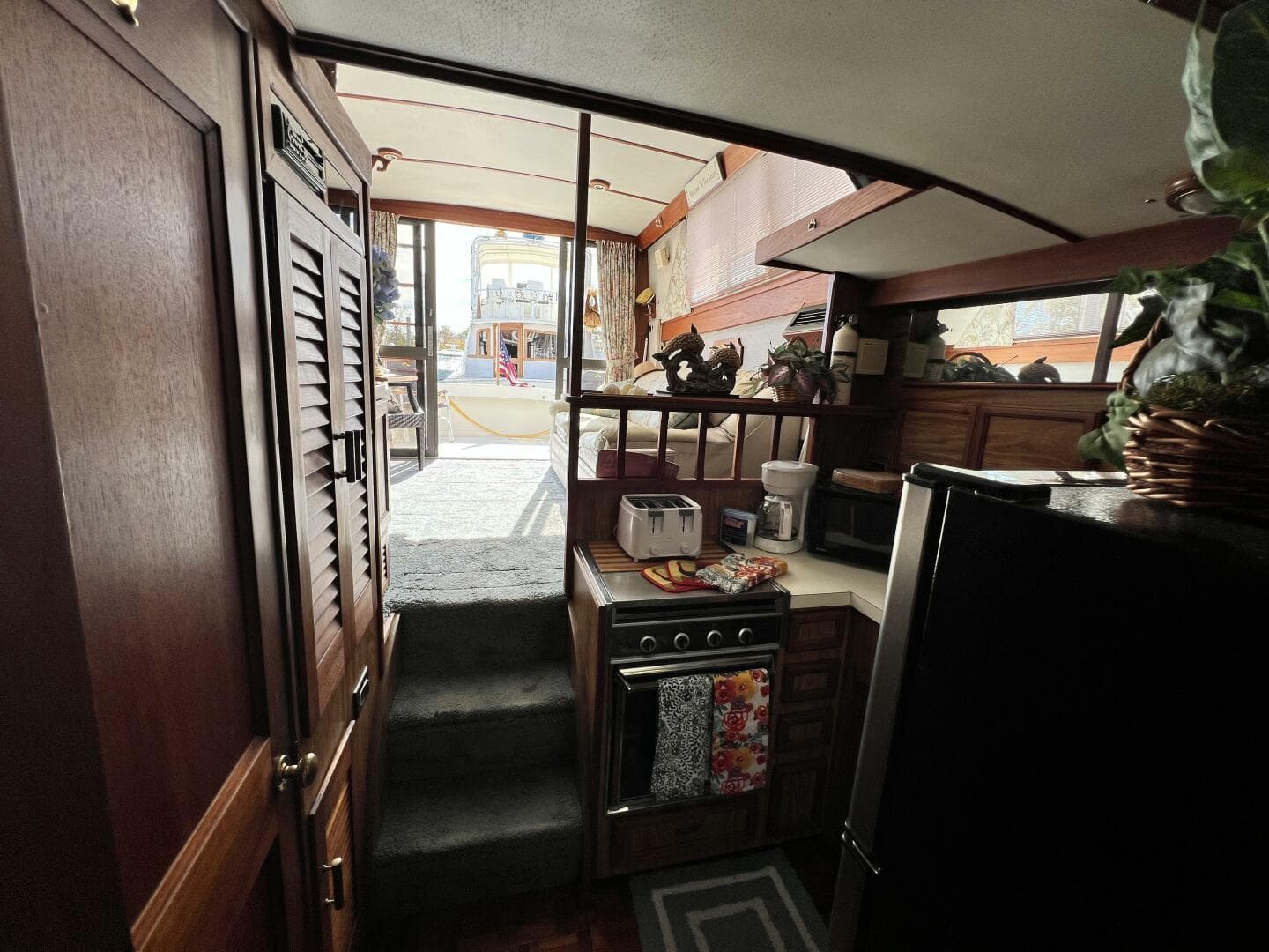 1979 Viking 35 Convertible — photo 28