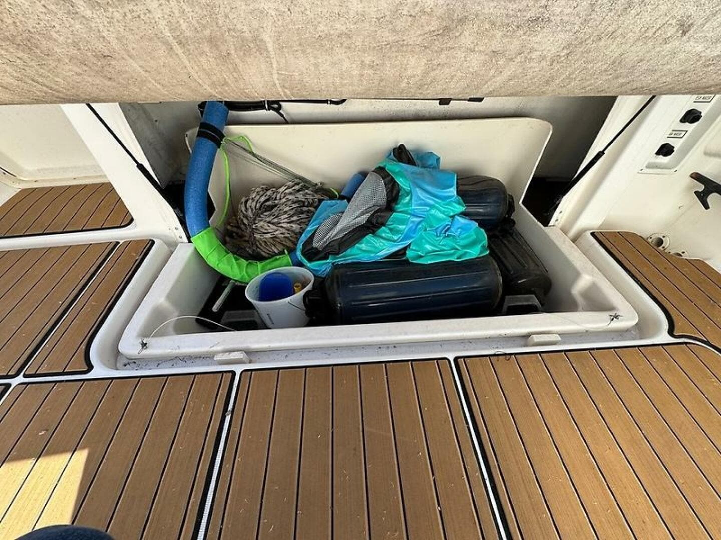 2000 Tiara Yachts 3500 Open — photo 6