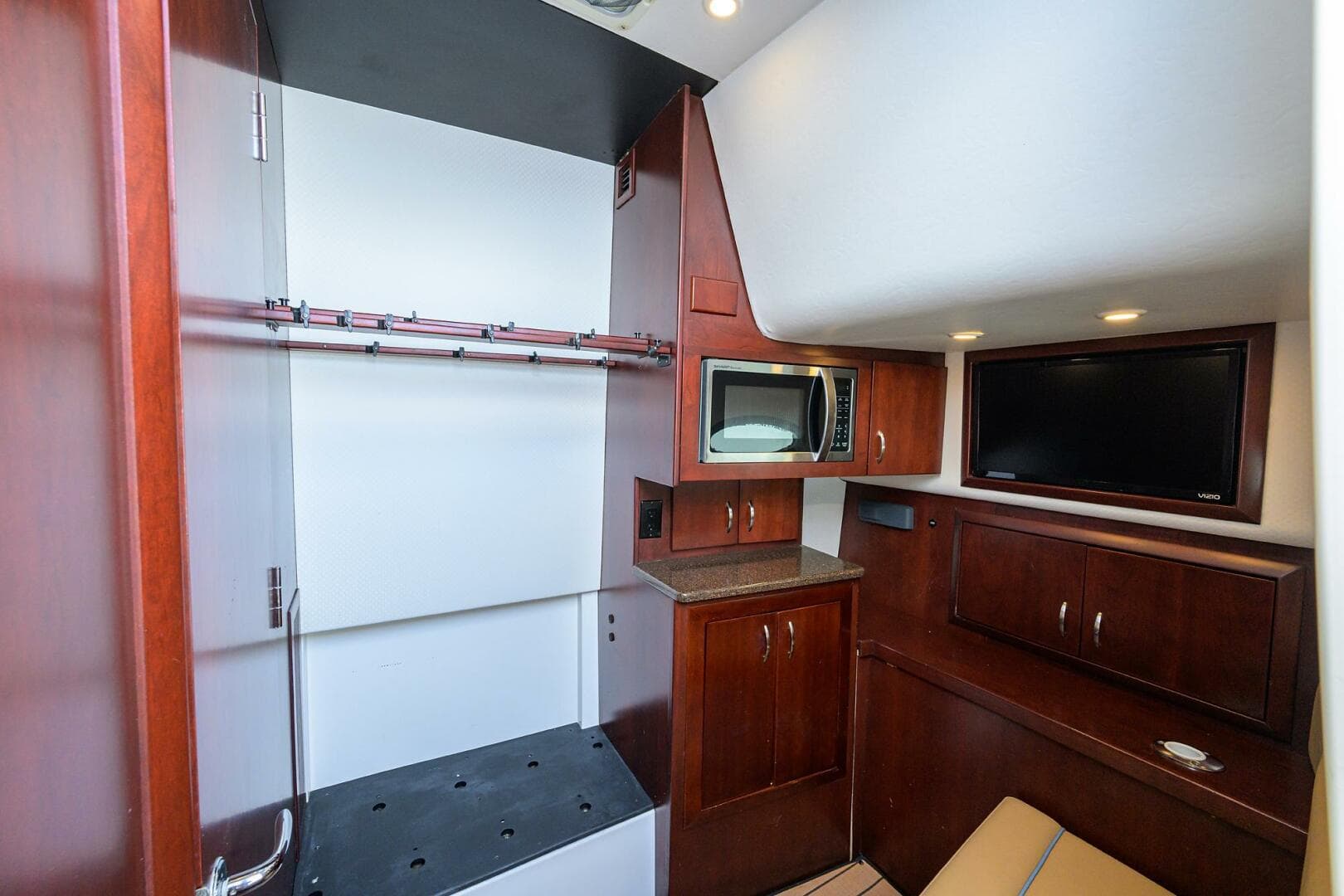 2018 Buddy Davis 42 Center Console — photo 6