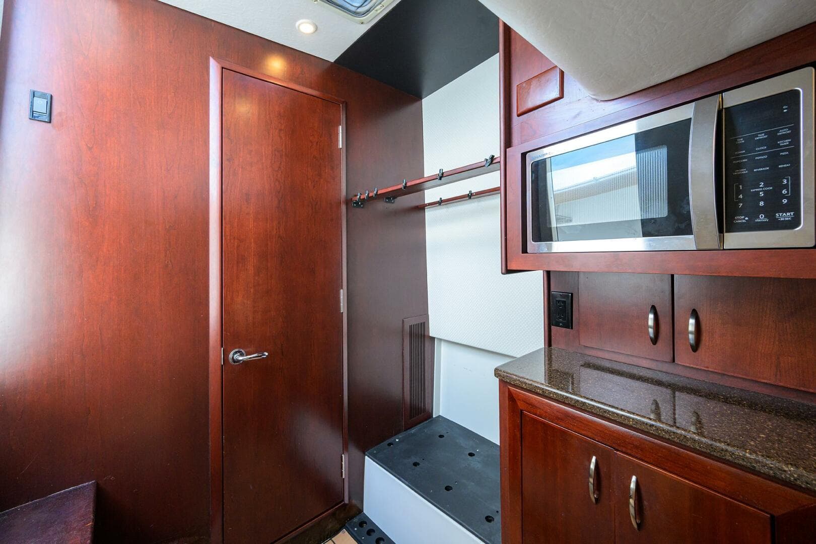 2018 Buddy Davis 42 Center Console — photo 9