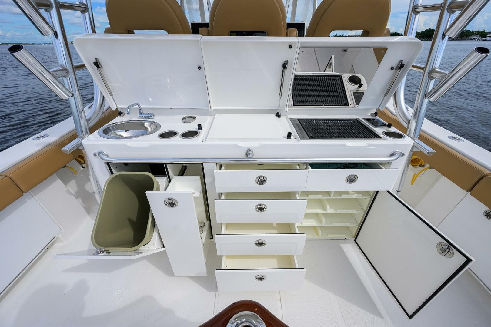 2018 Buddy Davis 42 Center Console — photo 36