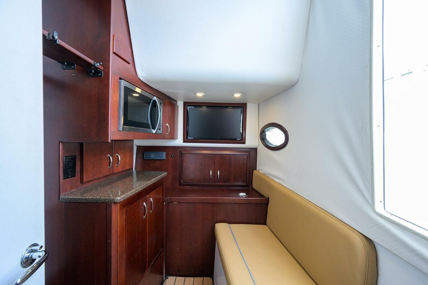 2018 Buddy Davis 42 Center Console — photo 7