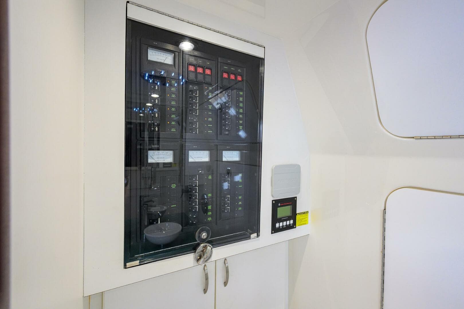 2018 Buddy Davis 42 Center Console — photo 11