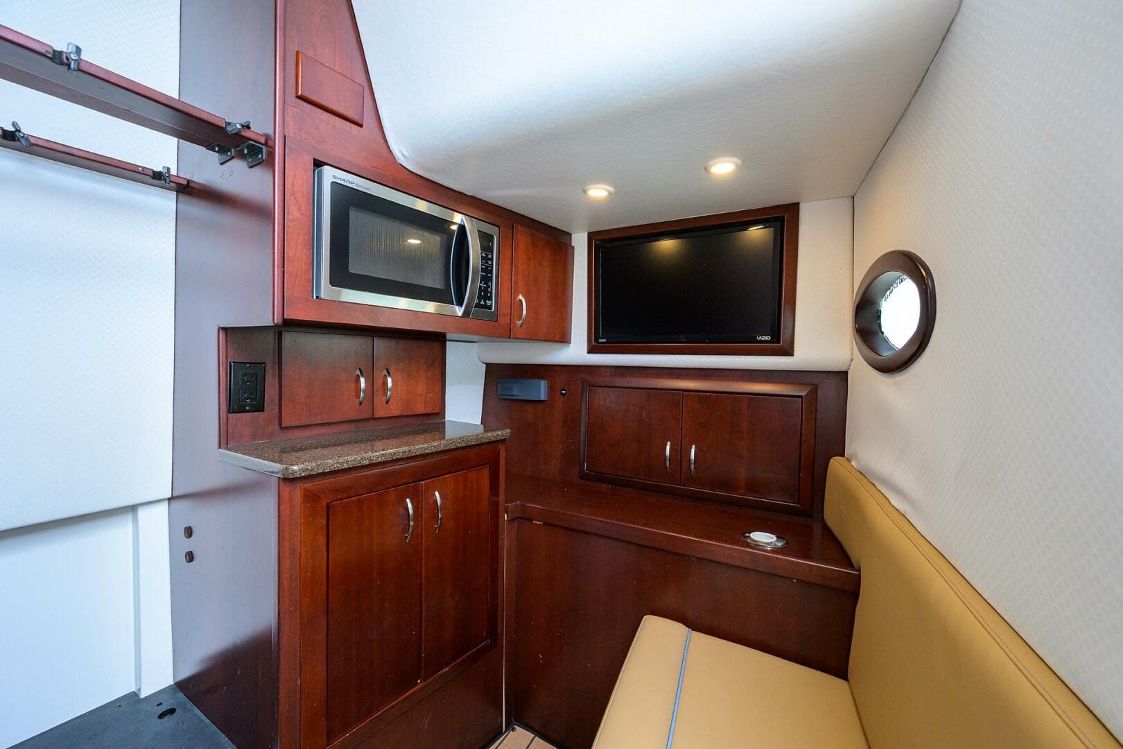 2018 Buddy Davis 42 Center Console — photo 8