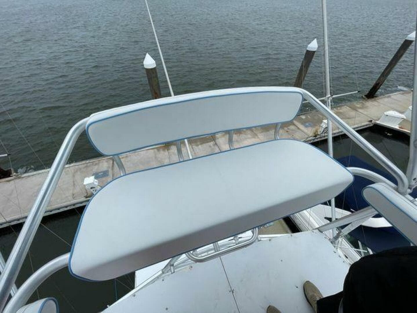 1990 Hatteras 45 Convertible — photo 7