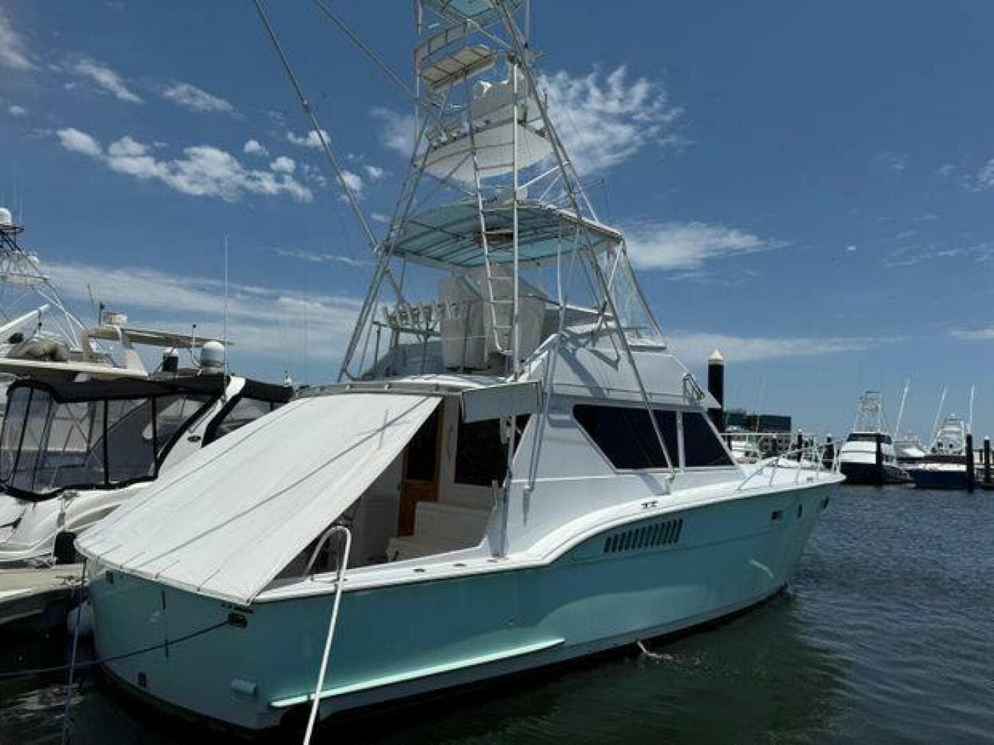 1990 Hatteras 45 Convertible — photo 24