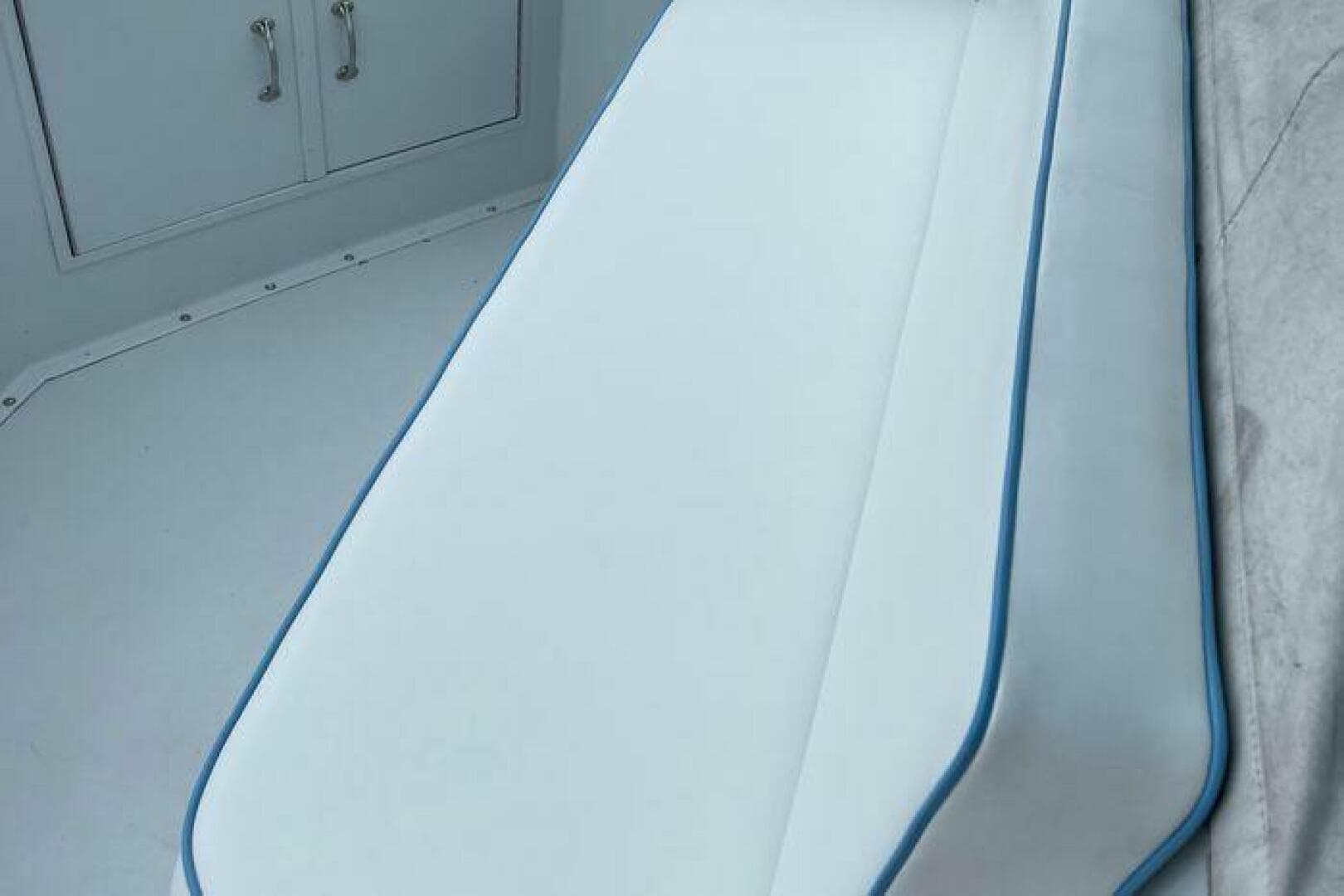 1990 Hatteras 45 Convertible — photo 21