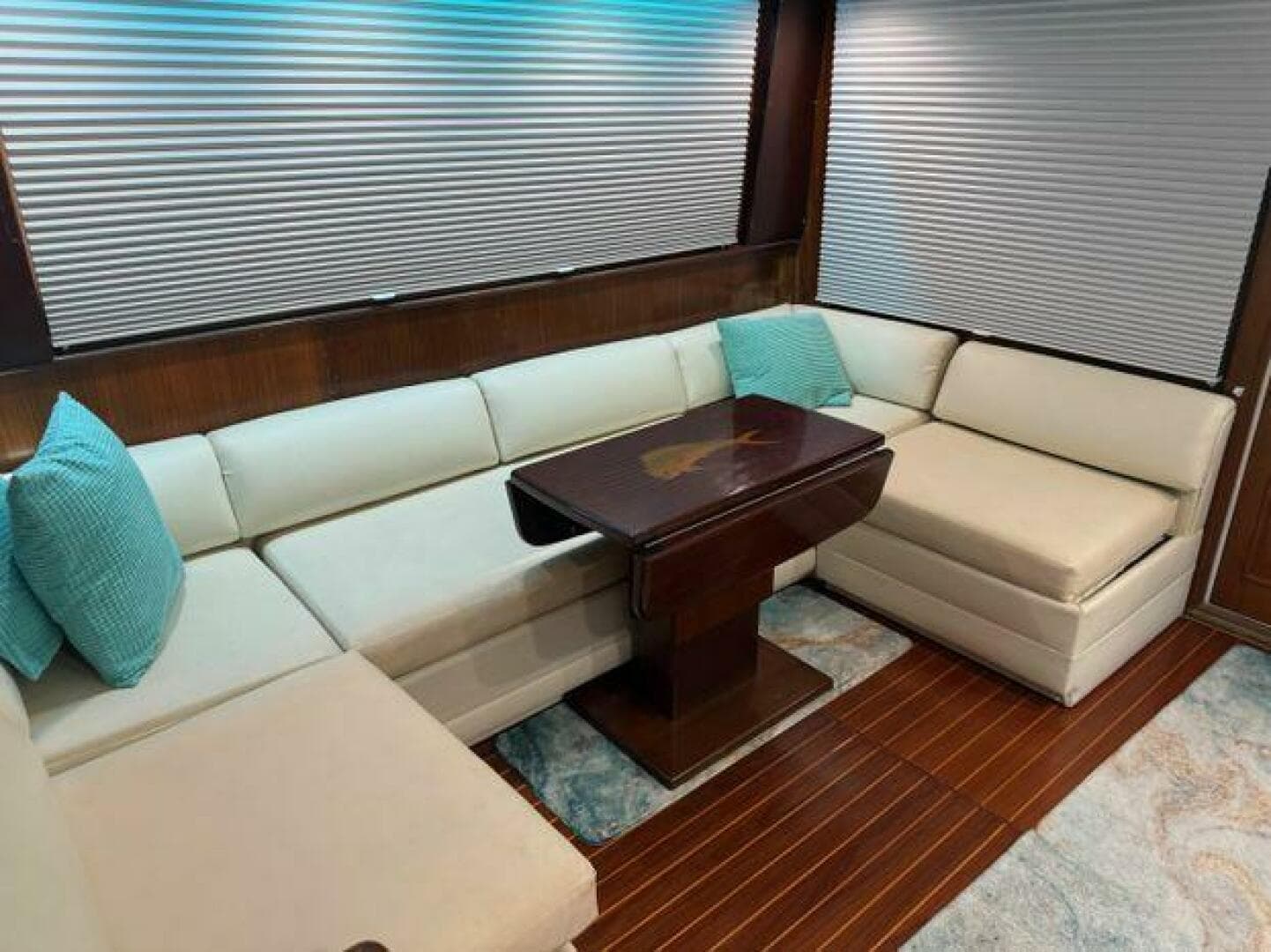 1990 Hatteras 45 Convertible — photo 11